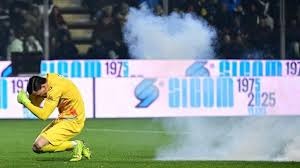 《Apex英雄》难甩外挂“毒瘤”